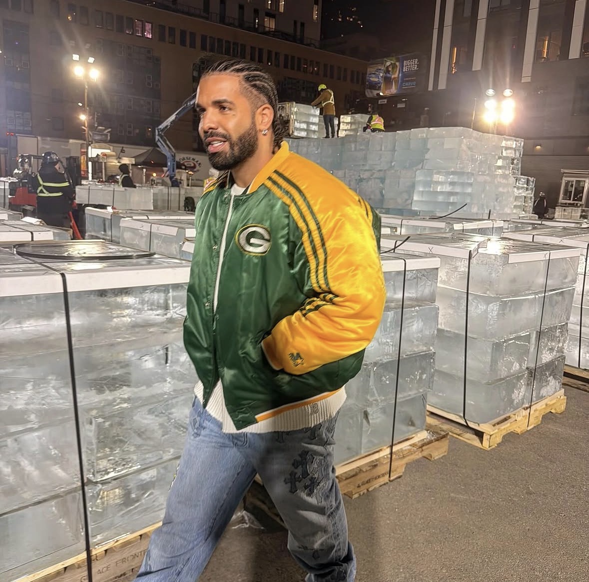Drake Put On a Packers Jacket… Now Chicago Has to Respond
